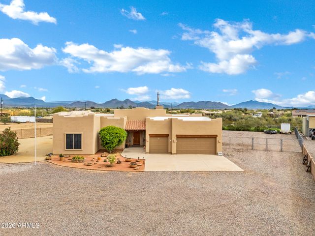 35219 N 10TH Street, Phoenix, AZ 85086