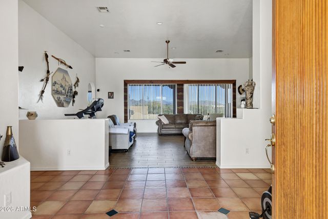 35219 N 10TH Street, Phoenix, AZ 85086