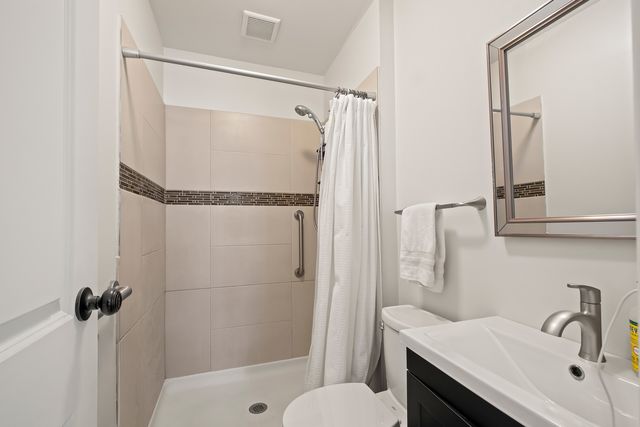 2415 59th Street, Woodridge, IL 60517