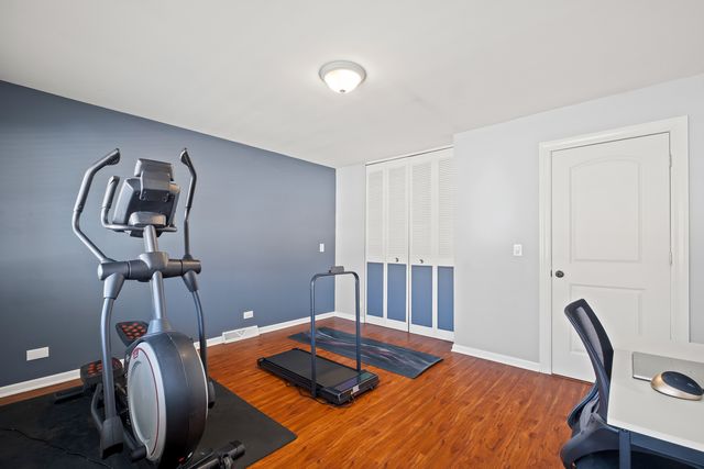 2415 59th Street, Woodridge, IL 60517