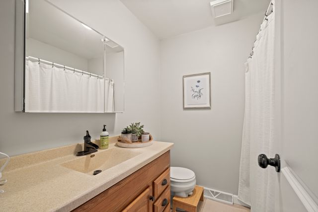 2415 59th Street, Woodridge, IL 60517