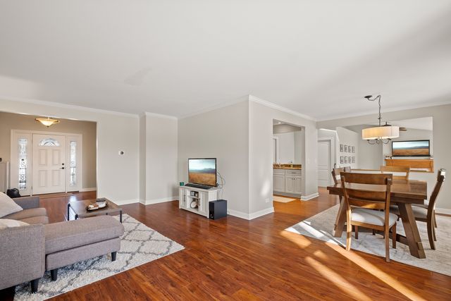 2415 59th Street, Woodridge, IL 60517