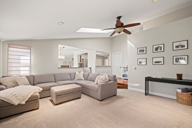 2415 59th Street, Woodridge, IL 60517