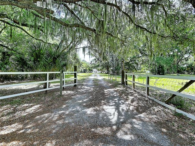 11008 BROWNING ROAD, Lithia, FL 33547