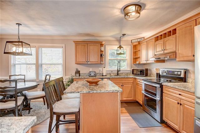 5304 Balfor DR, Virginia Beach, VA 23464