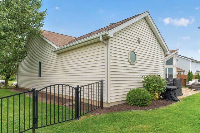 12432 Wandering Way, Fort Wayne, IN 46818