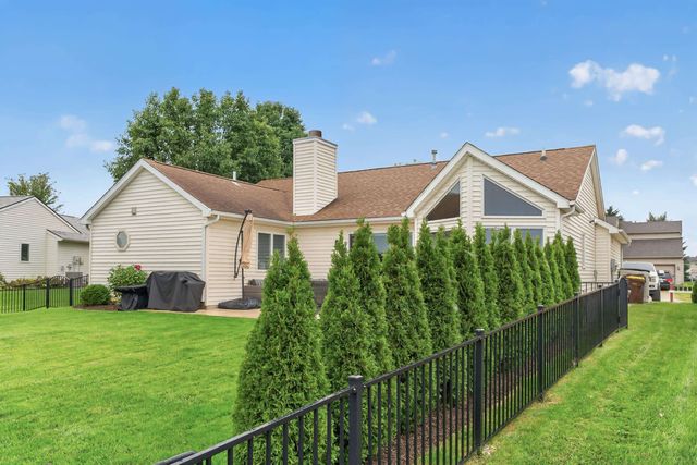 12432 Wandering Way, Fort Wayne, IN 46818