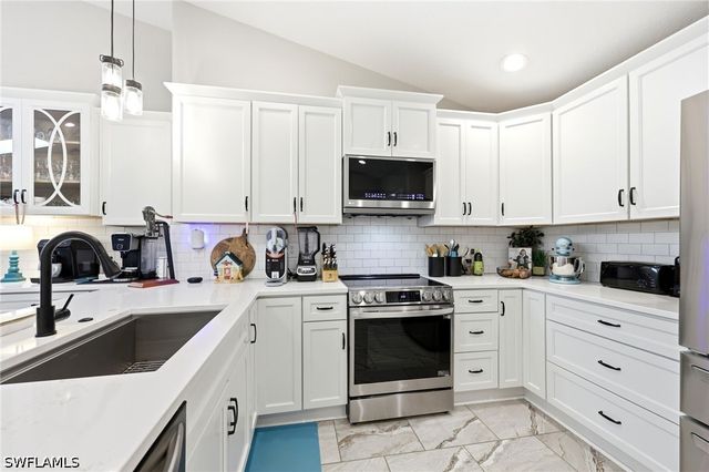 6104 Waterway Bay DR, Fort Myers, FL 33908