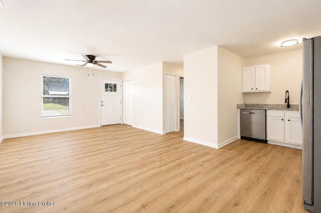 122 N Brookwood Dr, Louisville, KY 40229