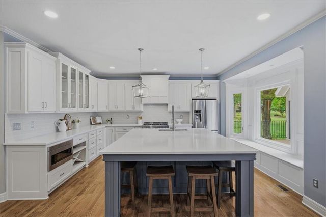 5709 W 147th Place, Overland Park, KS 66223