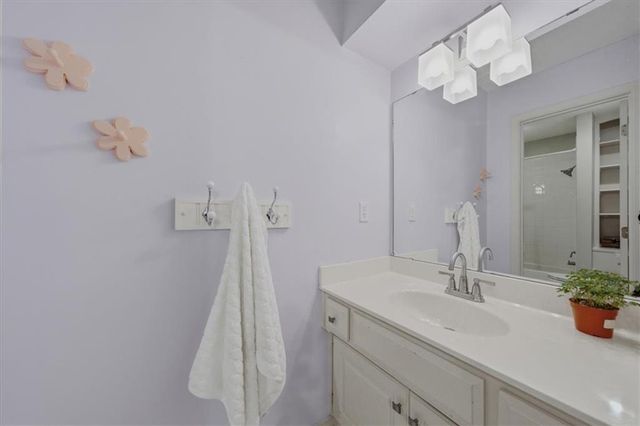 5709 W 147th Place, Overland Park, KS 66223