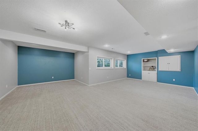 5709 W 147th Place, Overland Park, KS 66223