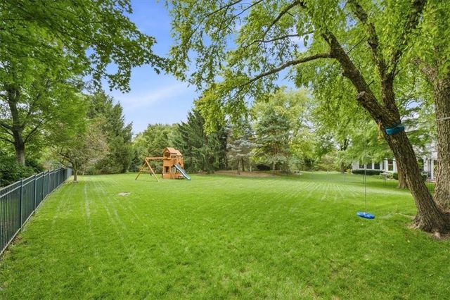 5709 W 147th Place, Overland Park, KS 66223