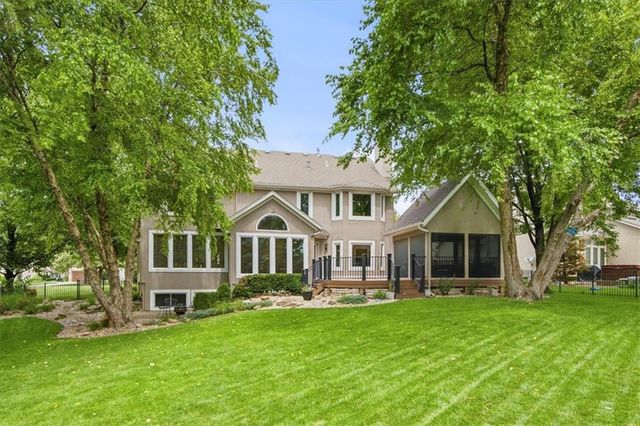 5709 W 147th Place, Overland Park, KS 66223