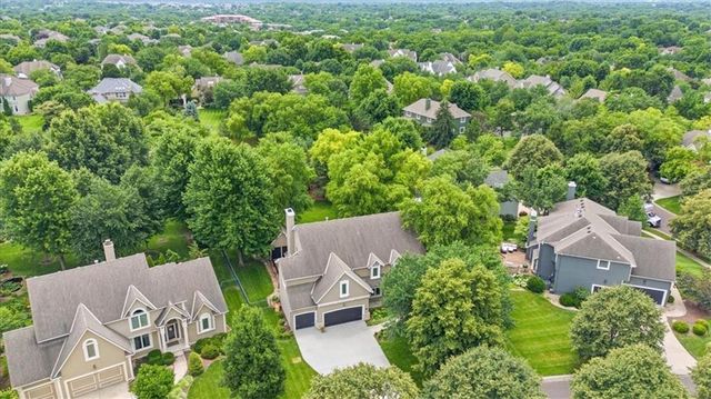 5709 W 147th Place, Overland Park, KS 66223