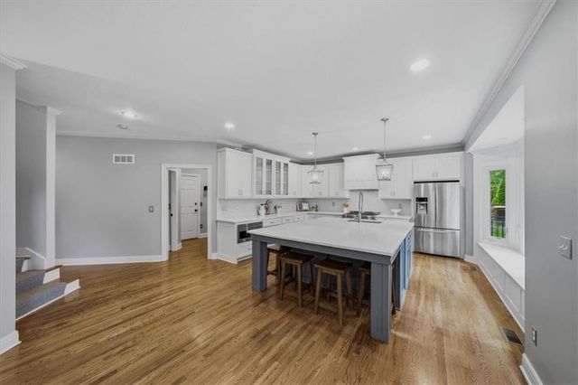 5709 W 147th Place, Overland Park, KS 66223