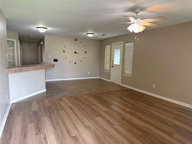 2311 24th Street N, Texas City, TX 77590