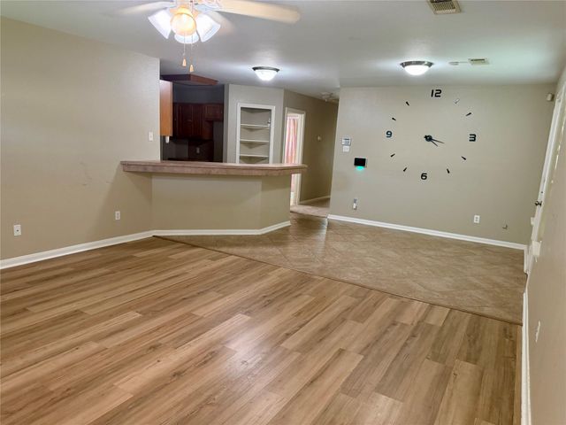 2311 24th Street N, Texas City, TX 77590