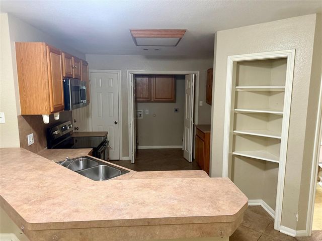 2311 24th Street N, Texas City, TX 77590