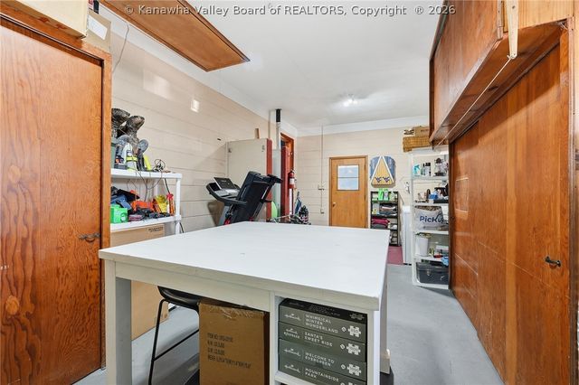 877 Valley Pike Drive, St Albans, WV 25177