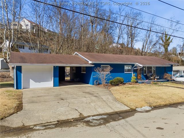 877 Valley Pike Drive, St Albans, WV 25177