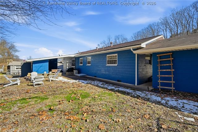 877 Valley Pike Drive, St Albans, WV 25177