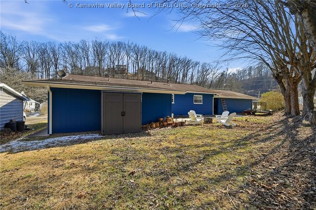 877 Valley Pike Drive, St Albans, WV 25177