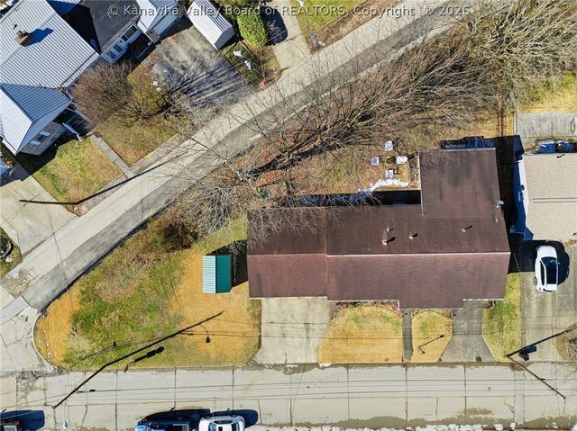 877 Valley Pike Drive, St Albans, WV 25177