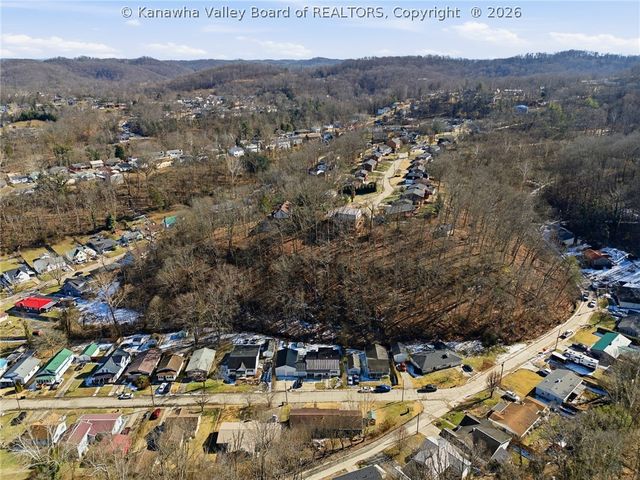 877 Valley Pike Drive, St Albans, WV 25177