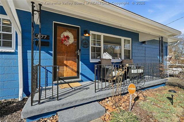 877 Valley Pike Drive, St Albans, WV 25177