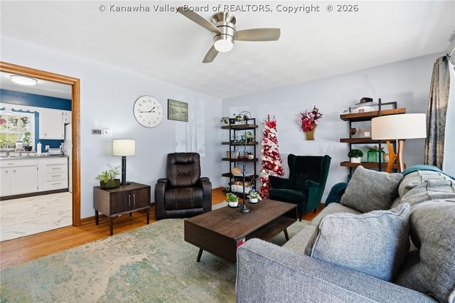 877 Valley Pike Drive, St Albans, WV 25177