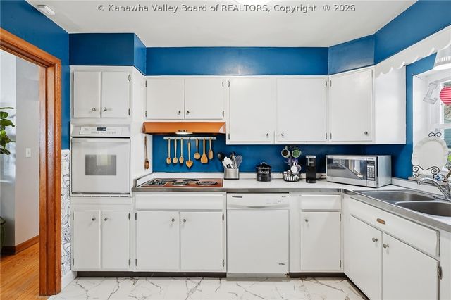 877 Valley Pike Drive, St Albans, WV 25177