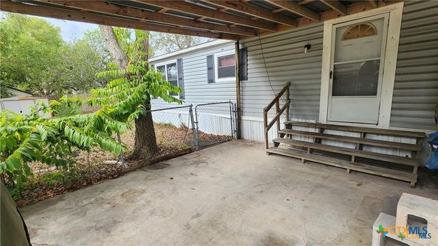 2105 E North Street, Victoria, TX 77901