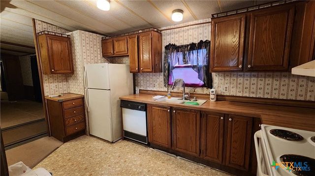 2105 E North Street, Victoria, TX 77901