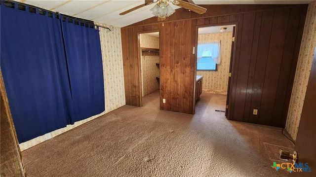 2105 E North Street, Victoria, TX 77901