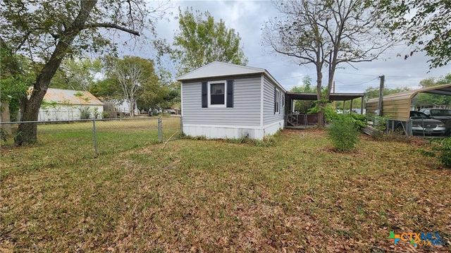 2105 E North Street, Victoria, TX 77901