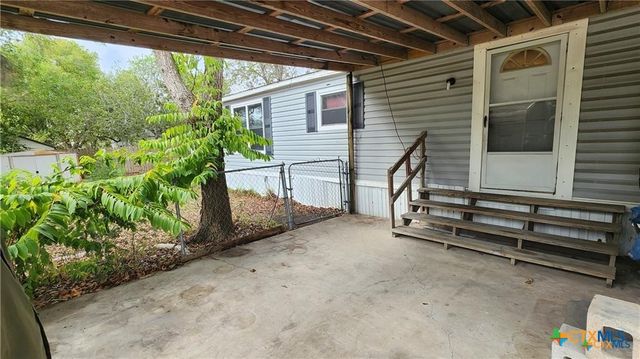 2105 E North Street, Victoria, TX 77901