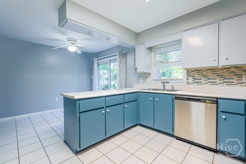 Image 15 of property listing at 20 Wesley Crossing, Savannah, GA 31411