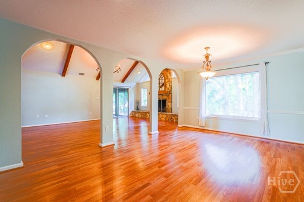 Image 21 of property listing at 20 Wesley Crossing, Savannah, GA 31411