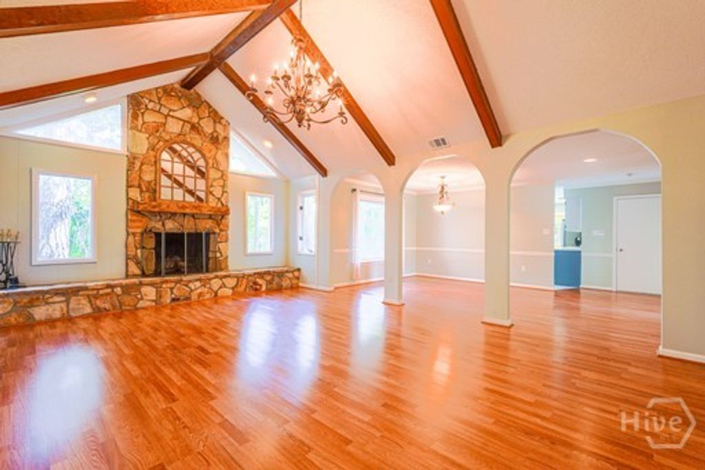 Image 8 of property listing at 20 Wesley Crossing, Savannah, GA 31411