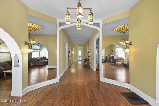 5 Birckhead Place, Toledo, OH 43608