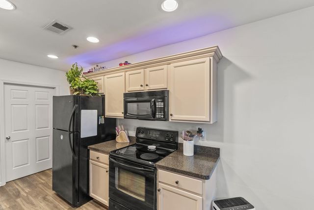 857 Malabu Drive 6001, Lexington, KY 40502