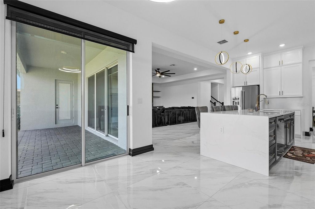 Image 12 of property listing at 7208 GREAT EGRET BOULEVARD, Sarasota, FL 34241