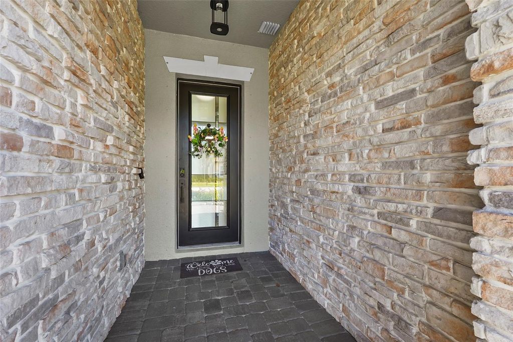 Image 4 of property listing at 7208 GREAT EGRET BOULEVARD, Sarasota, FL 34241