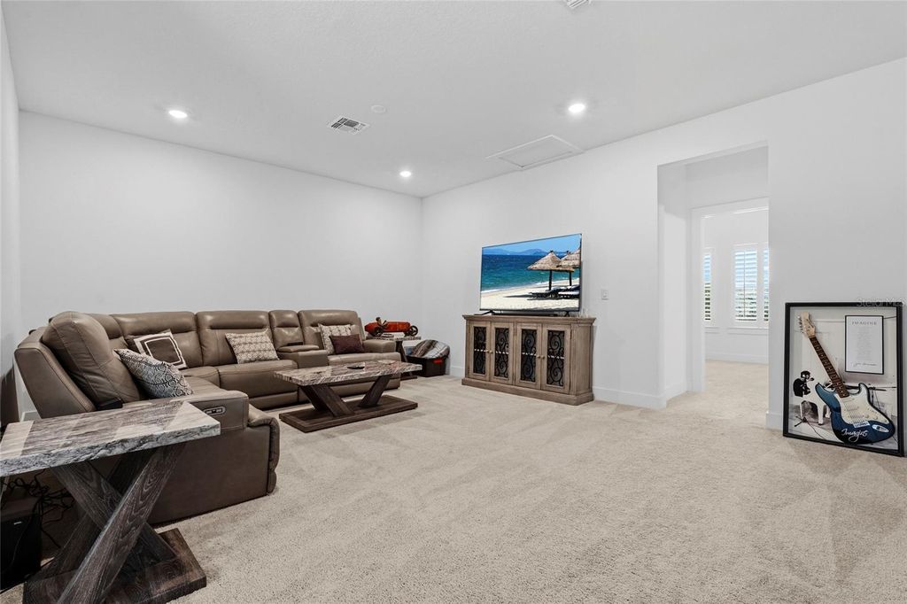 Image 38 of property listing at 7208 GREAT EGRET BOULEVARD, Sarasota, FL 34241