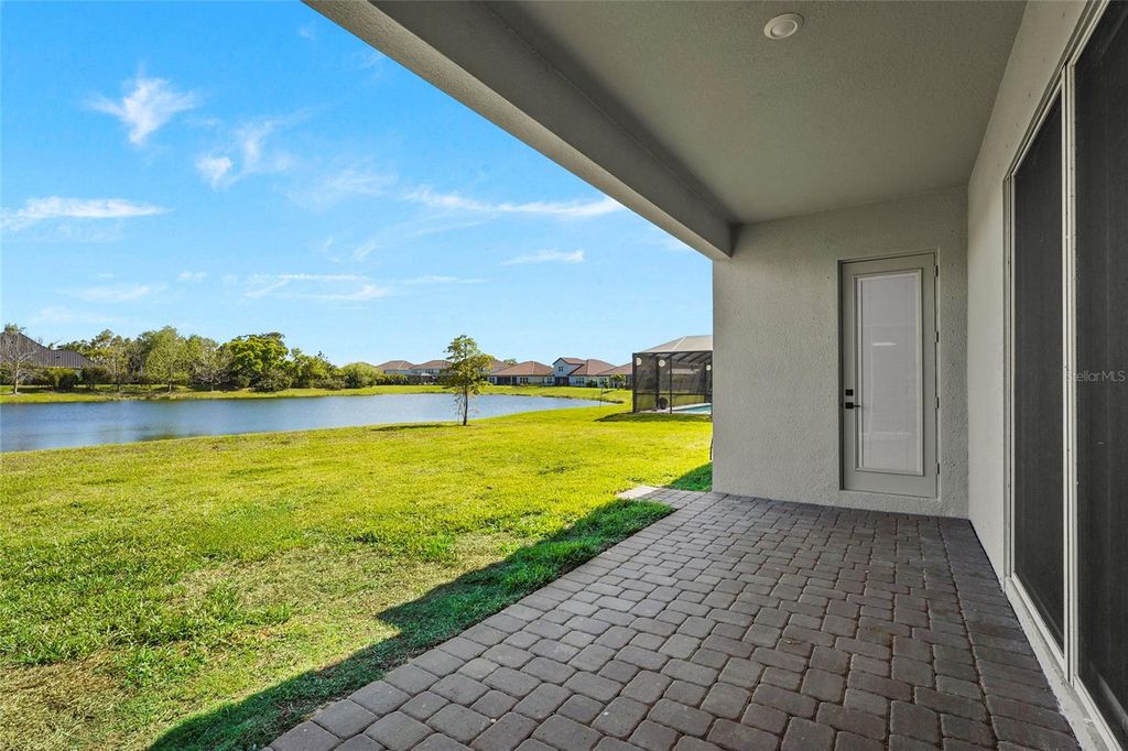 Image 43 of property listing at 7208 GREAT EGRET BOULEVARD, Sarasota, FL 34241