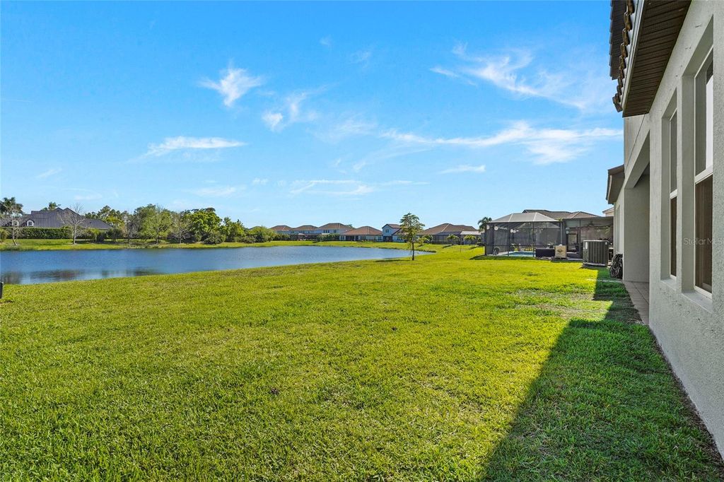 Image 45 of property listing at 7208 GREAT EGRET BOULEVARD, Sarasota, FL 34241