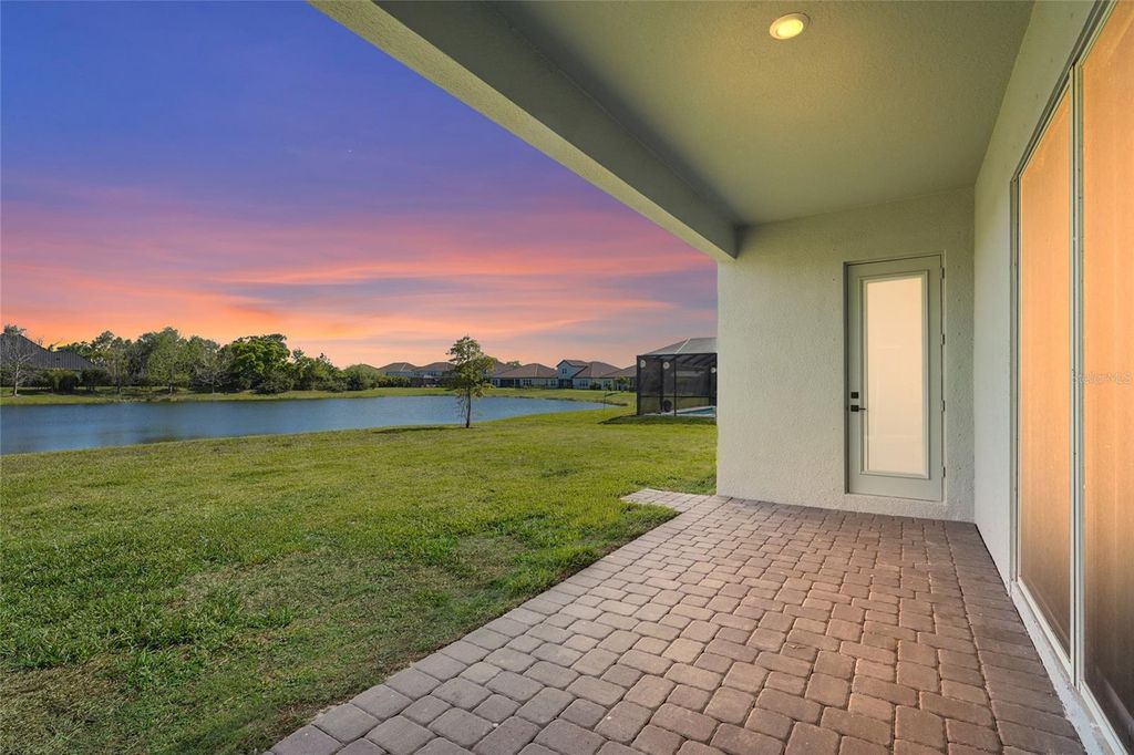 Image 57 of property listing at 7208 GREAT EGRET BOULEVARD, Sarasota, FL 34241