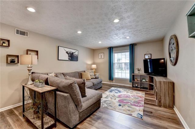 6700 Roswell Road 22B, Atlanta, GA 30328