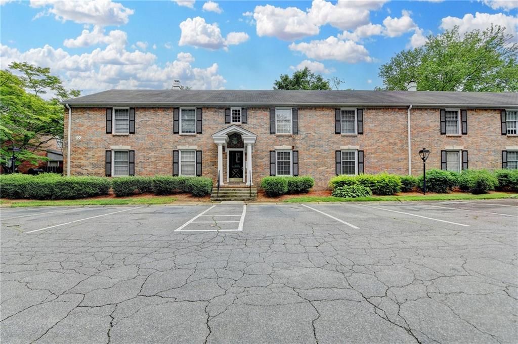 6700 Roswell Road 22B, Atlanta, GA 30328